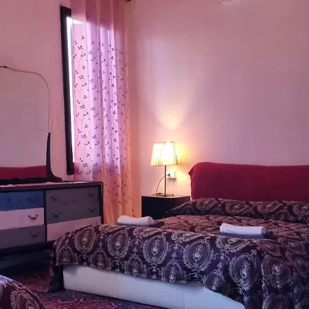Very Central Artist Rooms-3